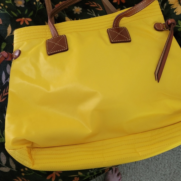 Brand new Dooney and Bourke purse - Picture 2 of 7